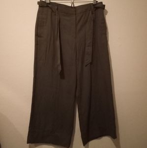 Ann Taylor size 8 petite crop pants